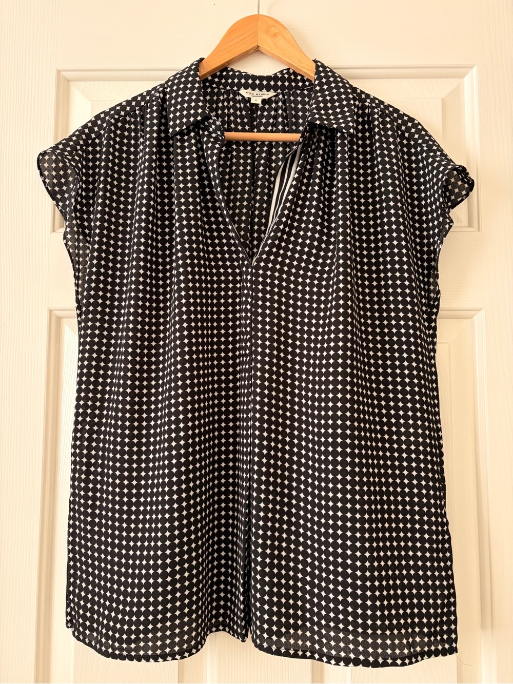 Max Studio Black and White Geometric Cap-Sleeve Blouse